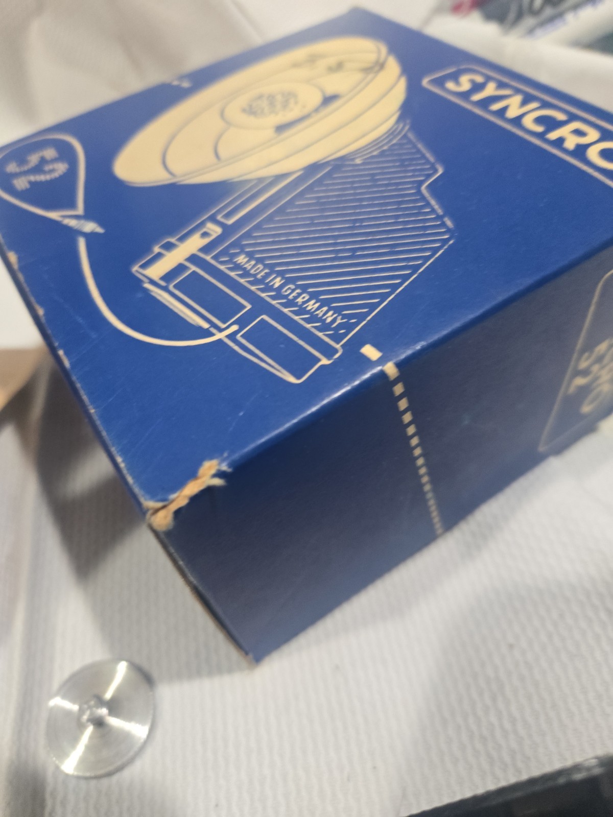Vintage SYNCRO 52 Flash Gun Reflector Set Germany Box Papers Batteries