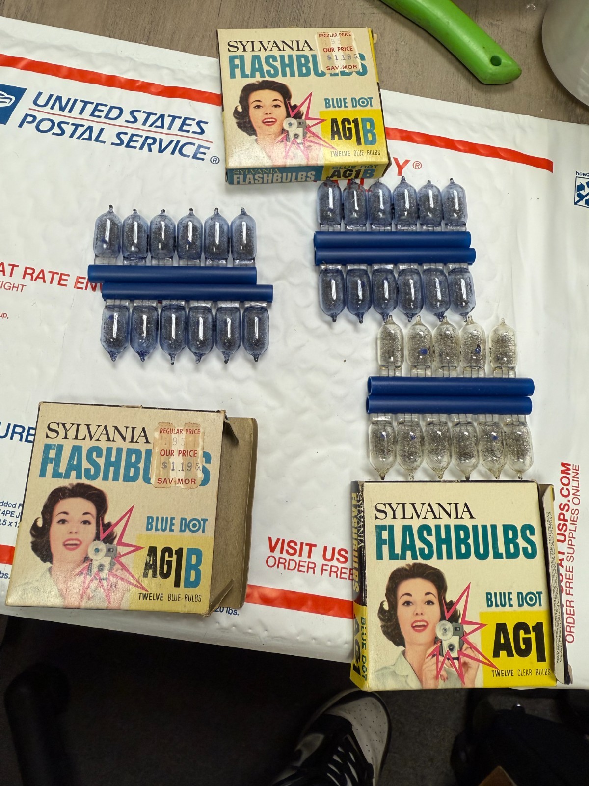 Sylvania flash bulbs LOT AG1B AG1 Lot Of 30 Bulbs Total NEW
