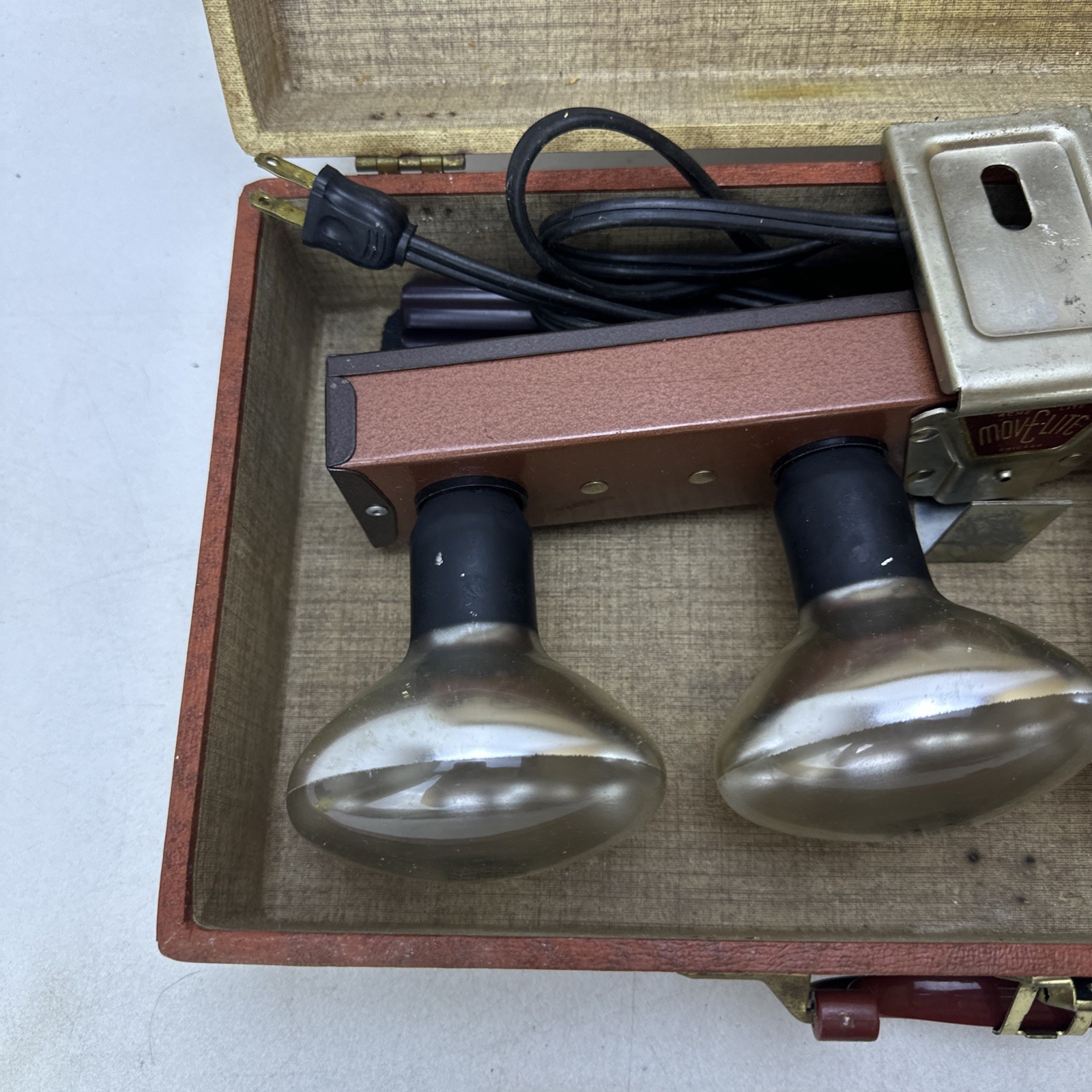 Acme Lite Move Elite Mov-E-Lite 4 Bulb With Metal Carrier Case Red 2 Bulbs Work