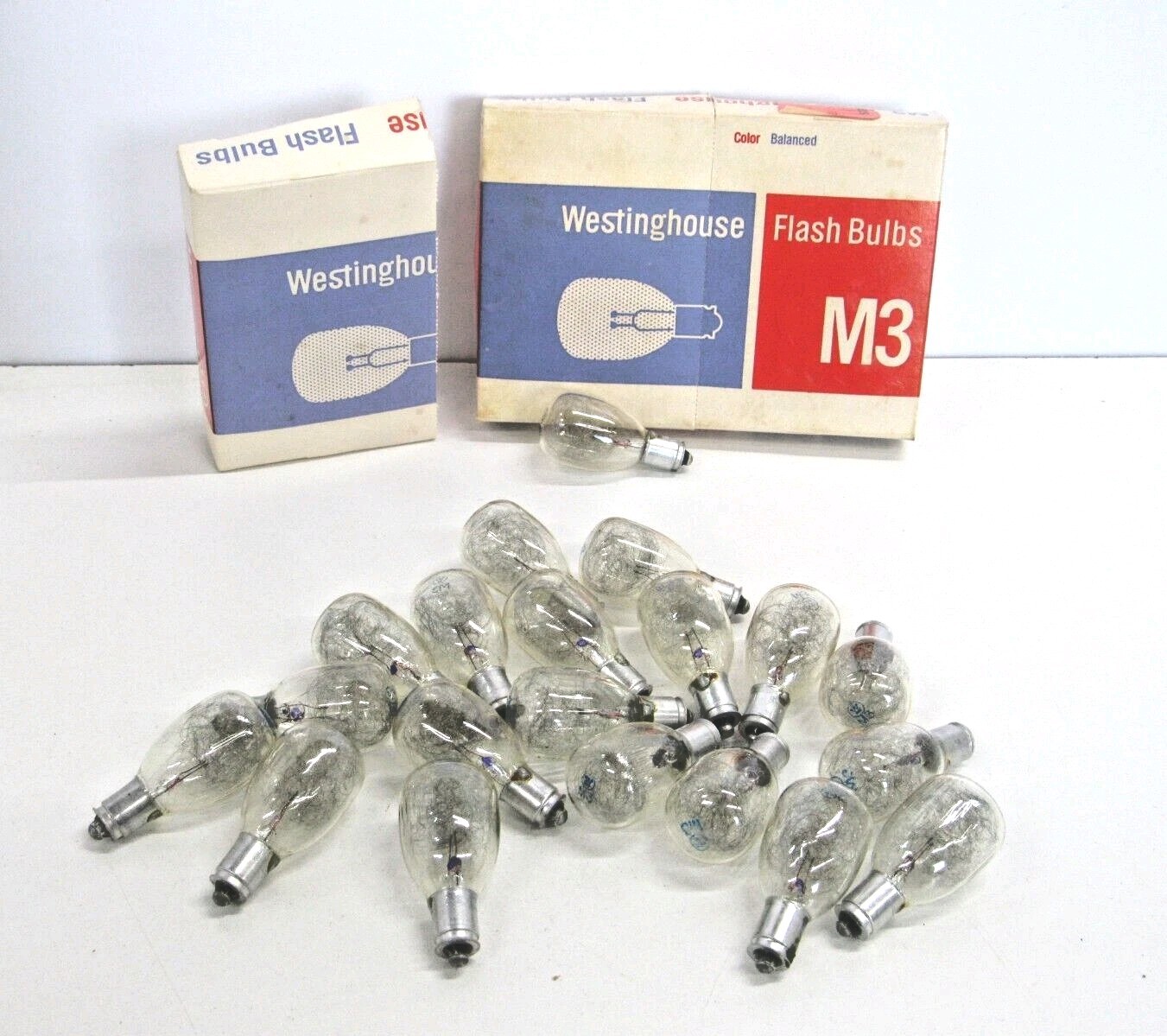 Lot Of 20 Westinghouse M3 Flash Bulbs New Old Stock -A9