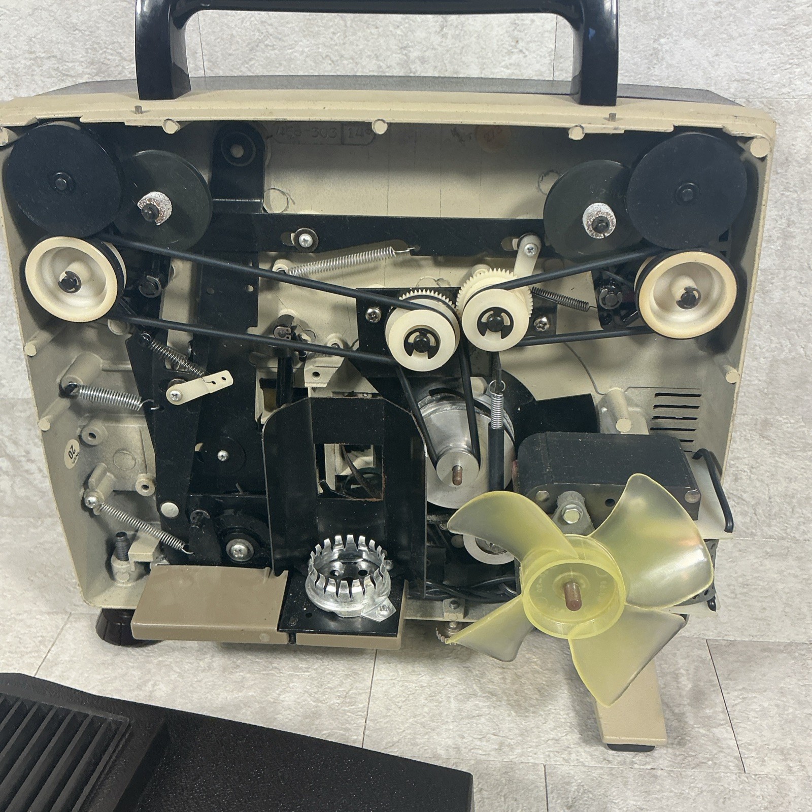 Super 8, EMDEKO Projector.EM-9000, Box & Instructions Tested Working