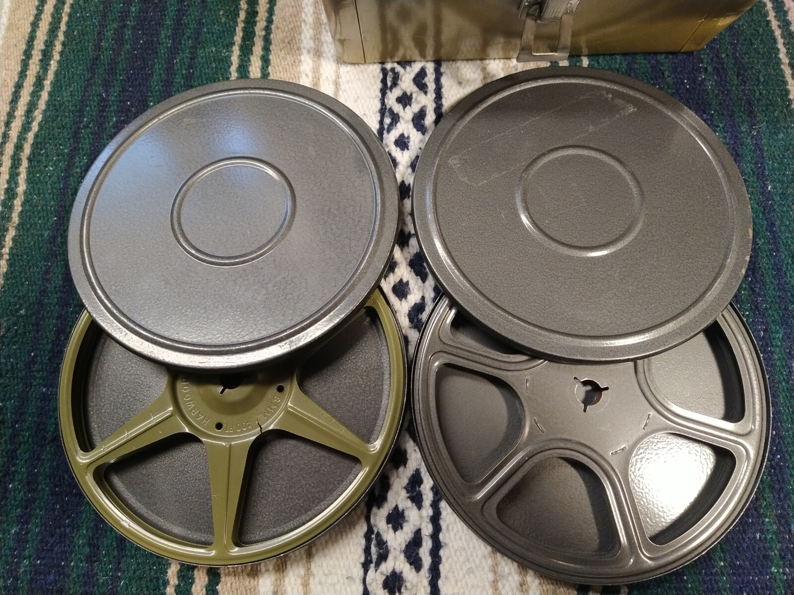 10 – 7″ wide Various Super 8 Metal Movie Reels and Cans w/ Case – Vintage!
