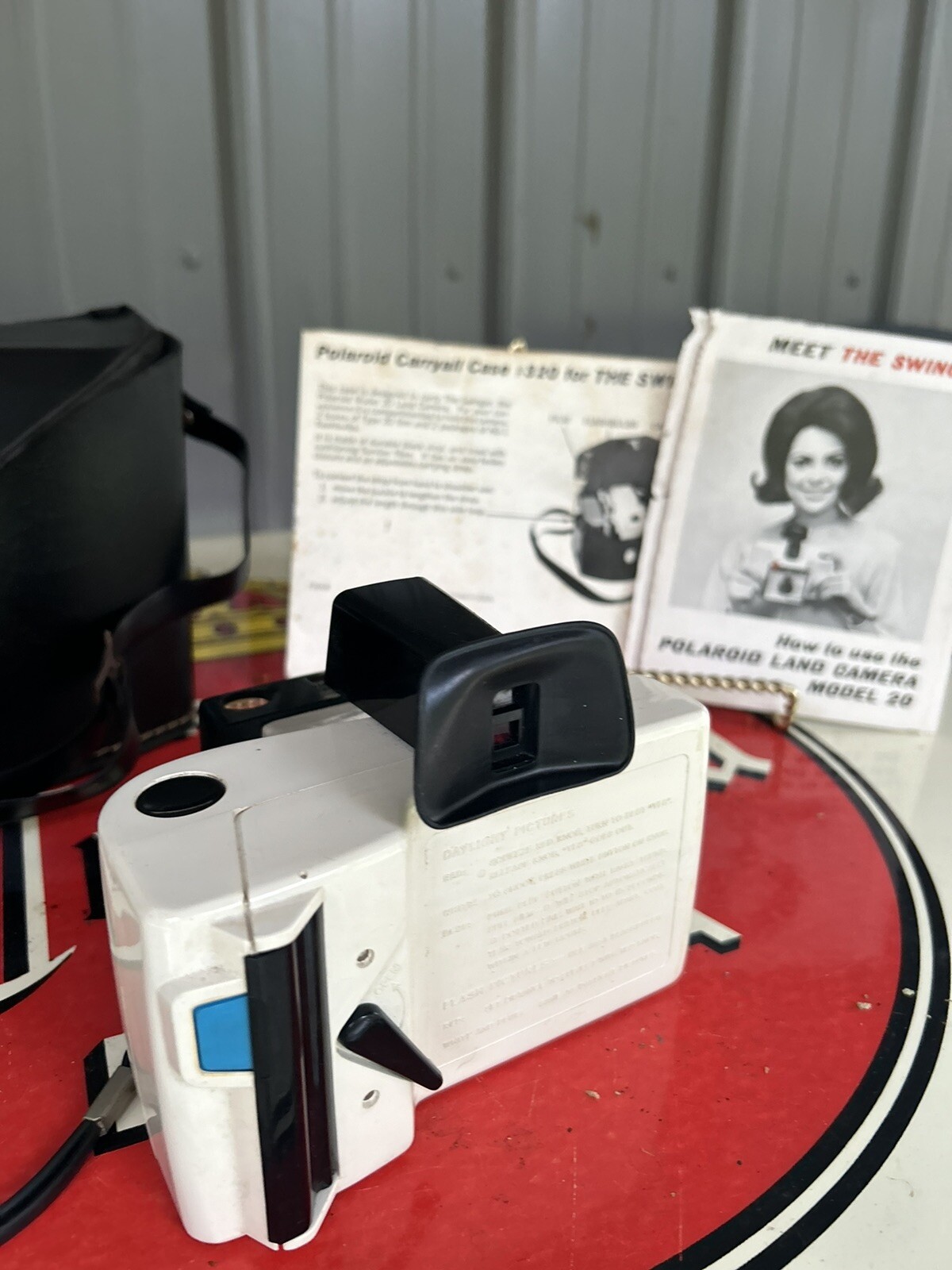 1965 -Polaroid Swinger Model 20 Instant Film Land Camera – Original Casing