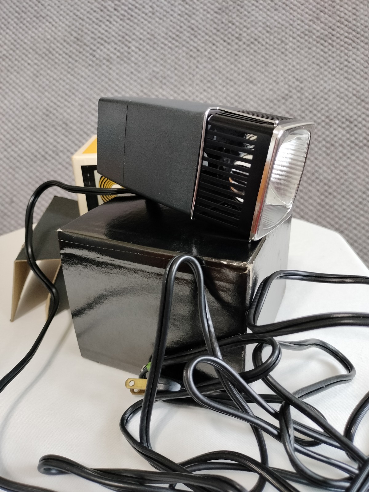 Vintage Kodak Instamatic Movie Light Model 1 # D375 Tested Working Original Box
