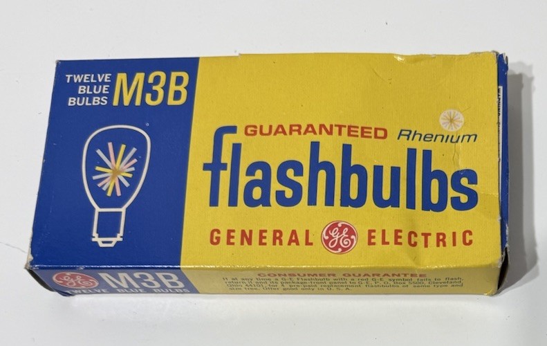 Vtg GE M3B Flashbulbs Box of 12 Rhenium Blue Camera Flashbulbs General Electric