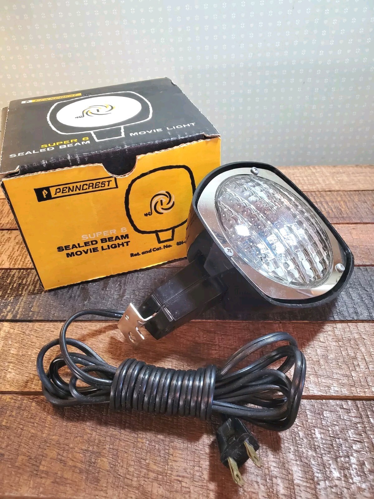 Vintage Penncrest Super 8 Sealed Beam Movie Prop Photography Light w Box WORKS