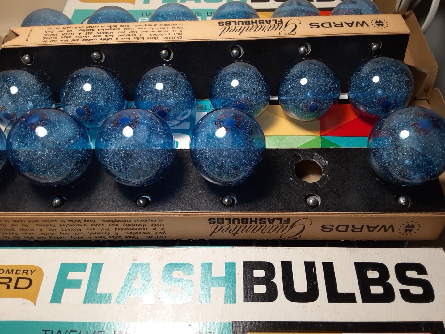 3 packs Vtg Montgomery Ward No. 67-3126 Press 25B blue flashbulbs 35 bulbs