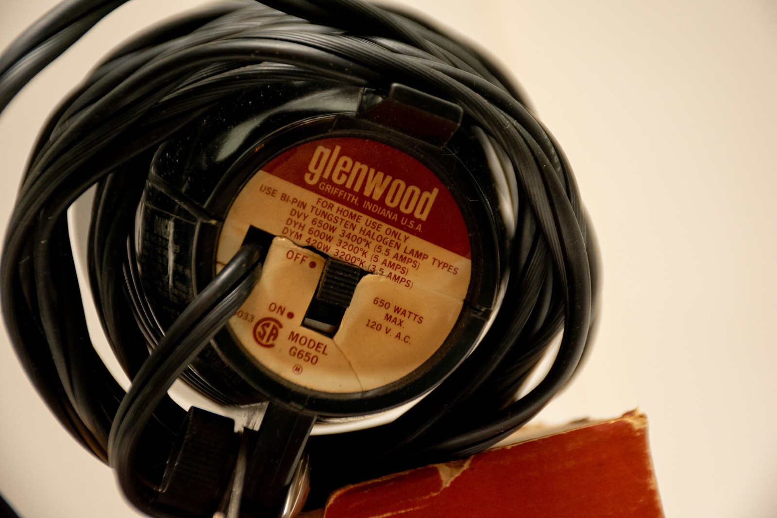 Vintage Glenwood Movie light for Super 8 cameras model G650, vintage lighting