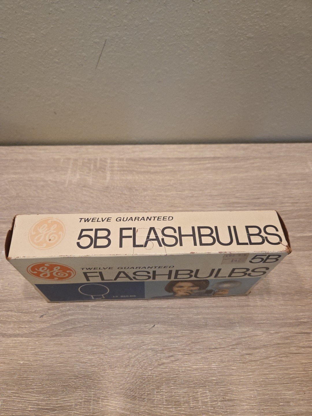 Vintage General Electric GE 5B Blue Camera Flash Bulbs 1 Box 12 Bulbs