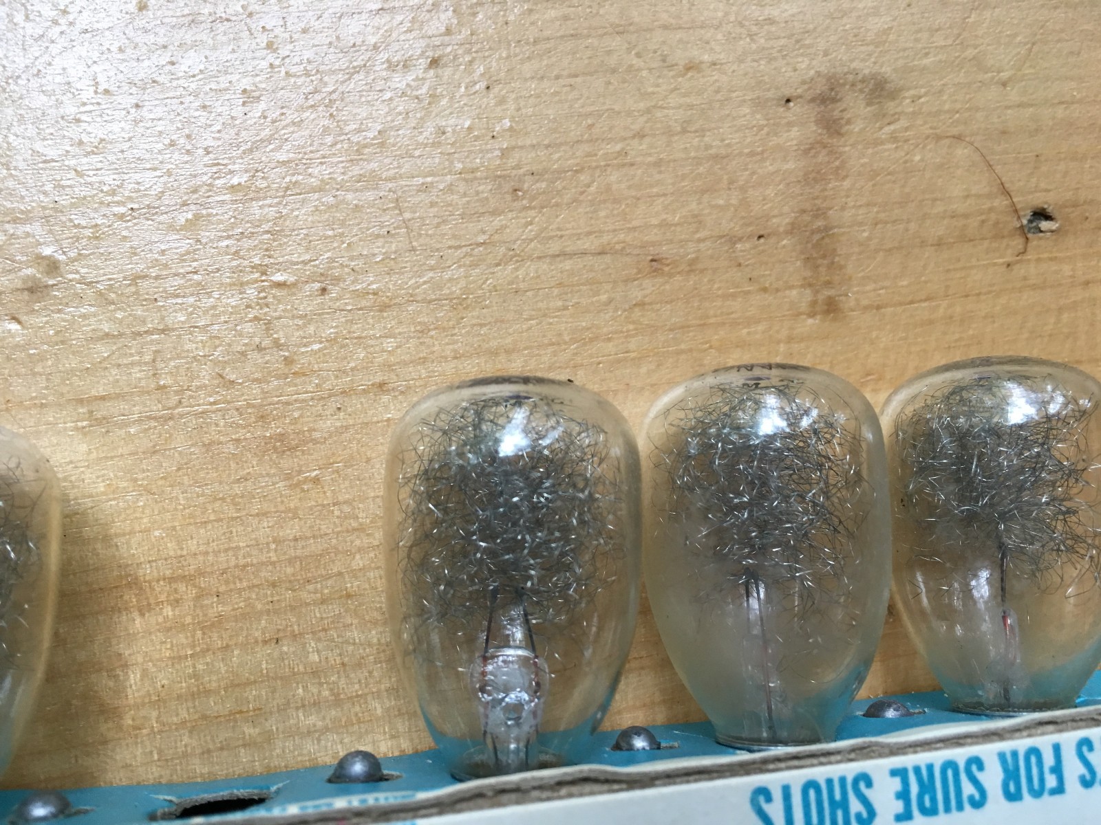 Vintage Sylvania M3 Blue Dot Clear Flashbulbs – Partial Box of 9 Bulbs NOS