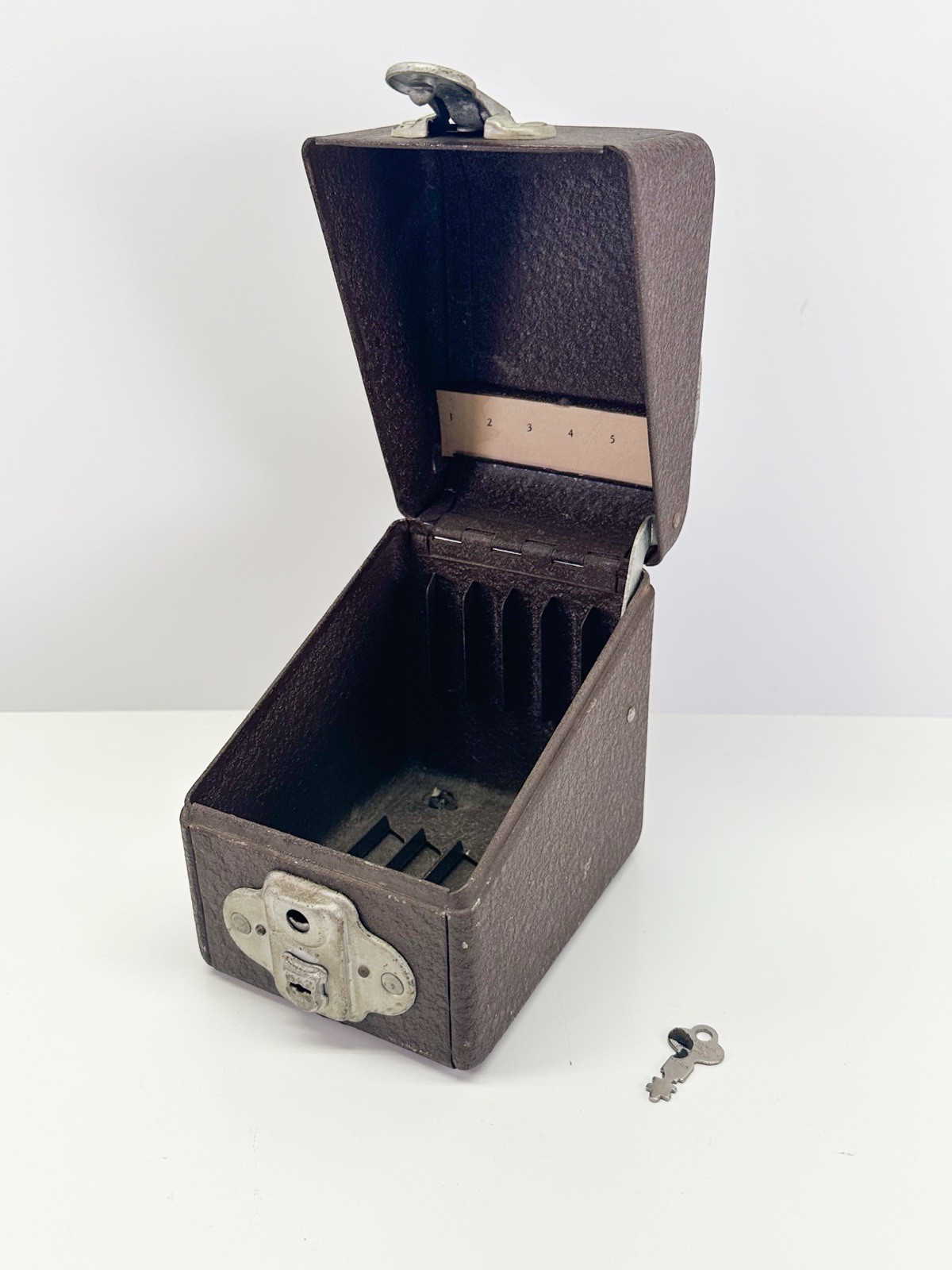 ORIGINAL KEY! Eagle Lock Company 8mm 6 Space Film Reel Holder Case Metal Vintage