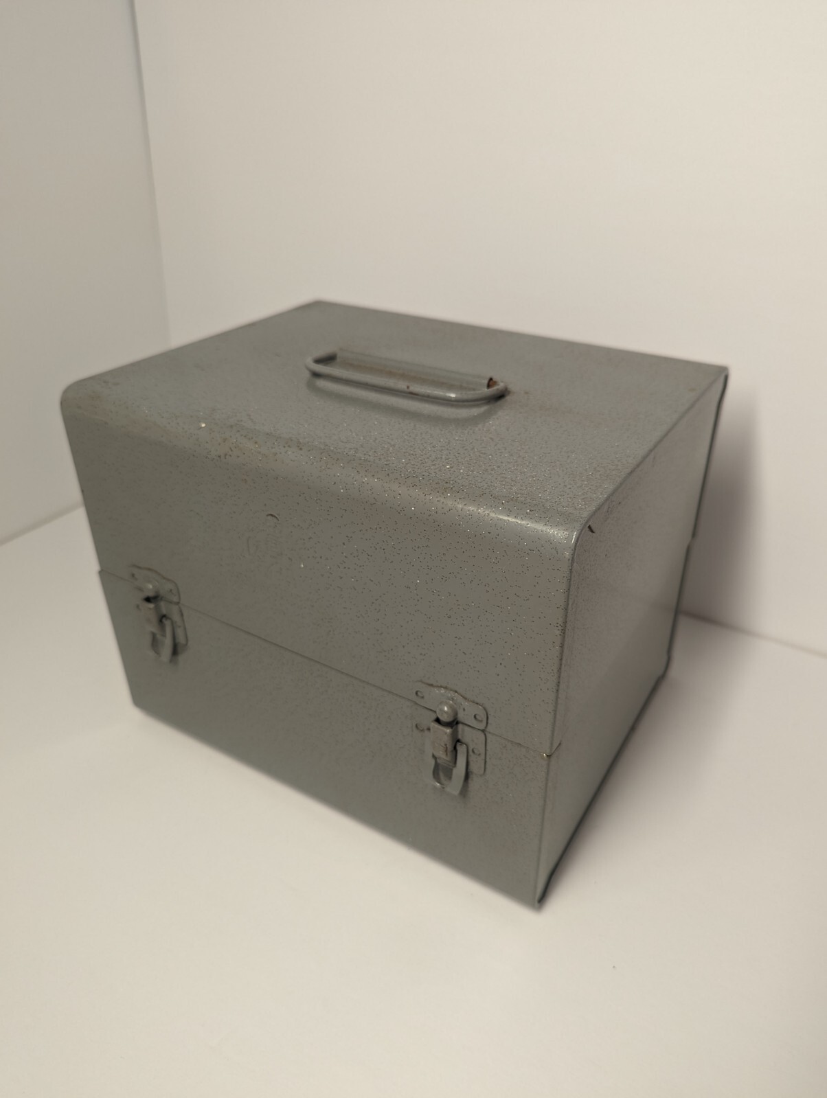 Vintage BRUMBERGER Super 8mm Film Reel Holder Carry Case Metal Box w 11 cases