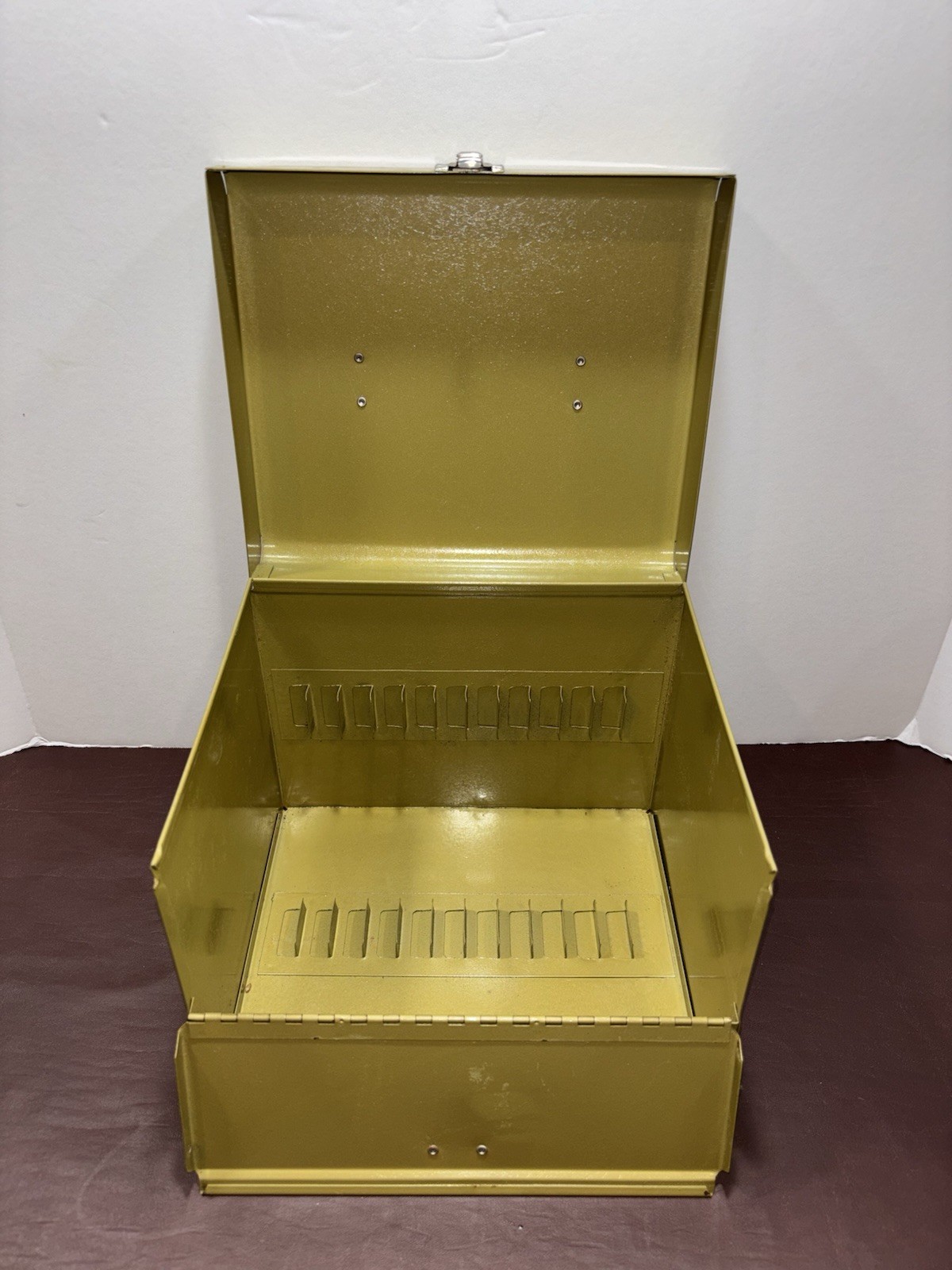 Vtg Bruce 12 Film Reel Metal Storage Case & 4 Scherer Empty 8mm 400ft Canister