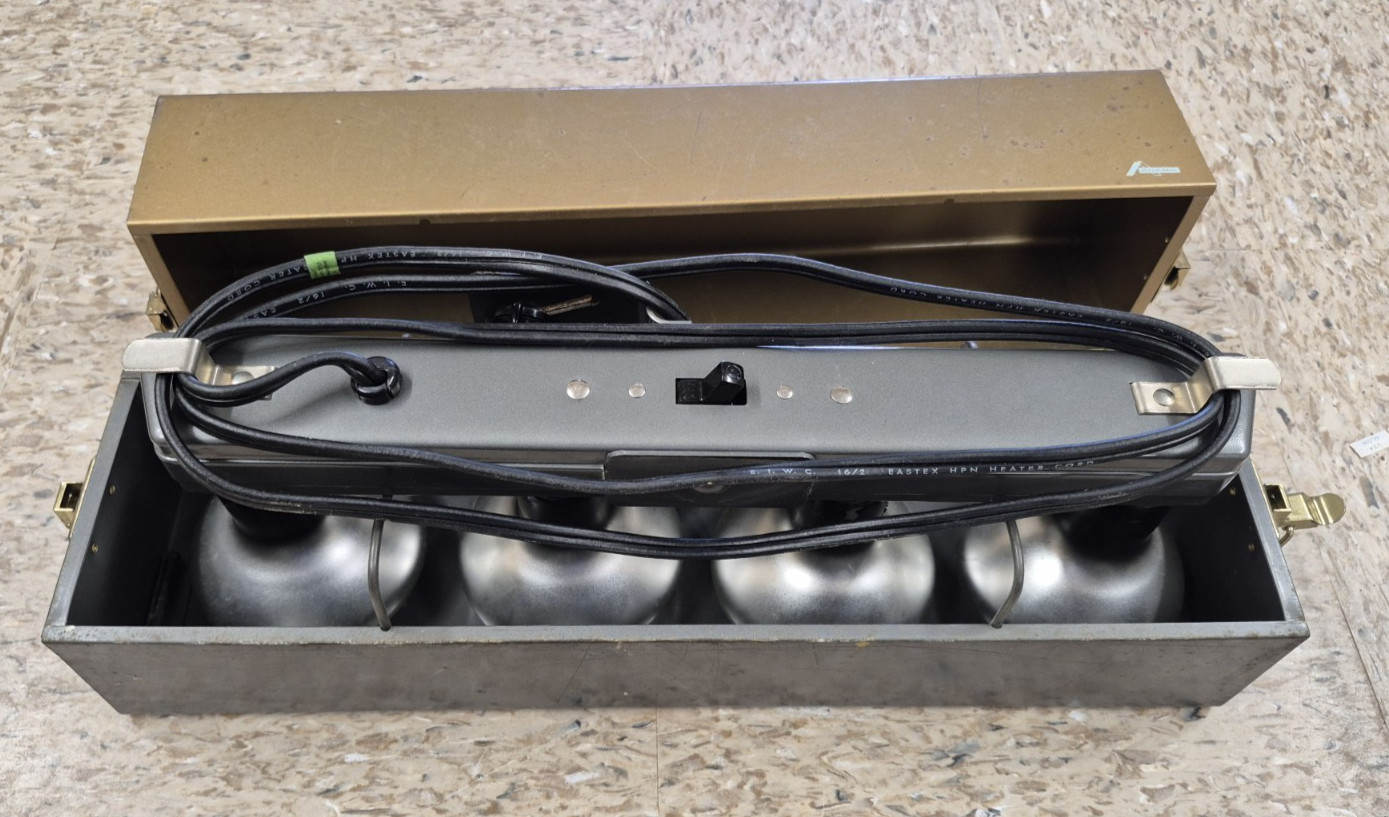 Vintage Adams Bar Light Smith-Victor w/Metal Case Container Photography 4 Bulbs