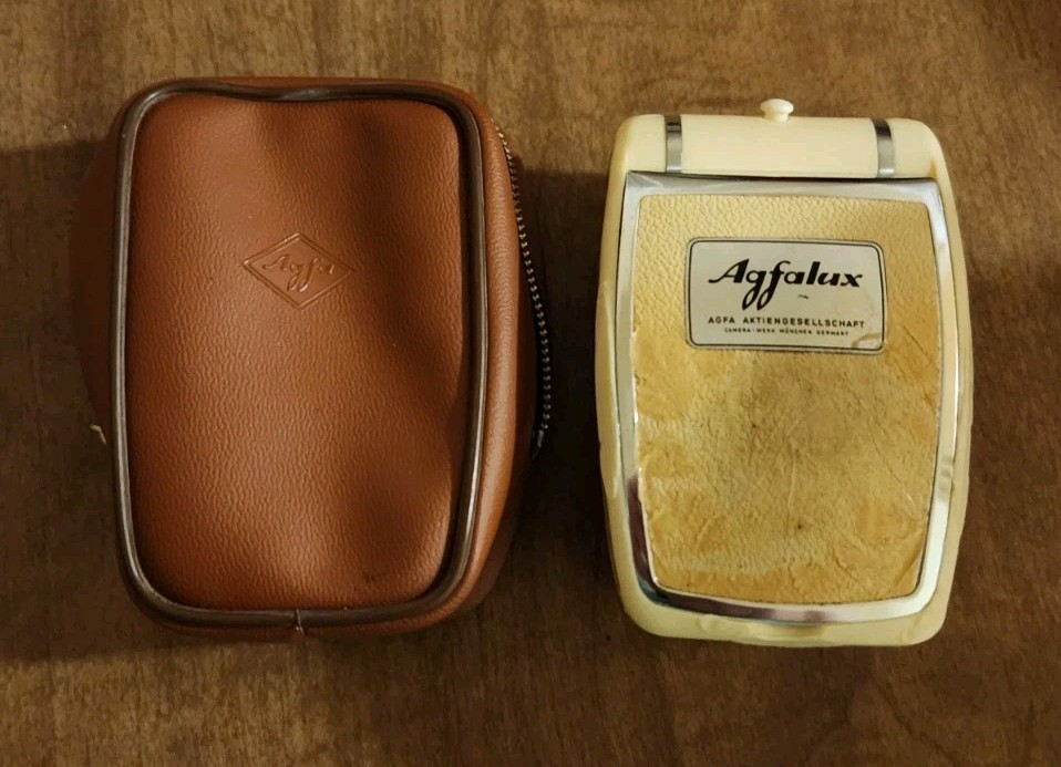 AGFALUX Pocket Flash UNTESTED with Case Made In Germany- VINTAGE 1960’S