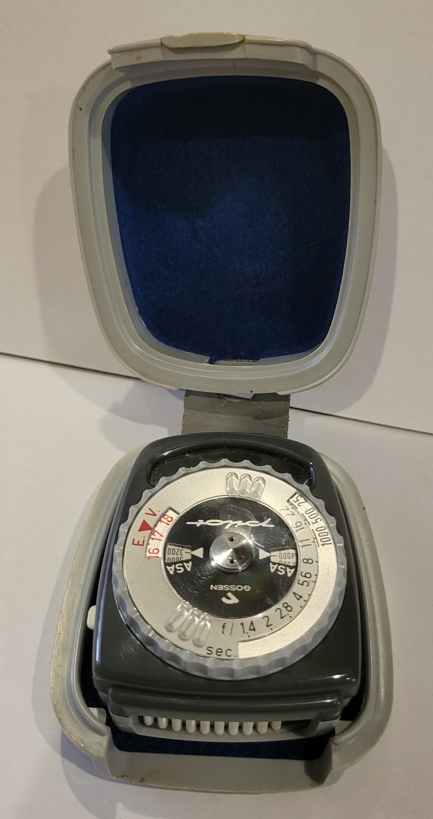 Voigtlander, Ising Bergneustadt, and Gossen Antique Camera Equipment