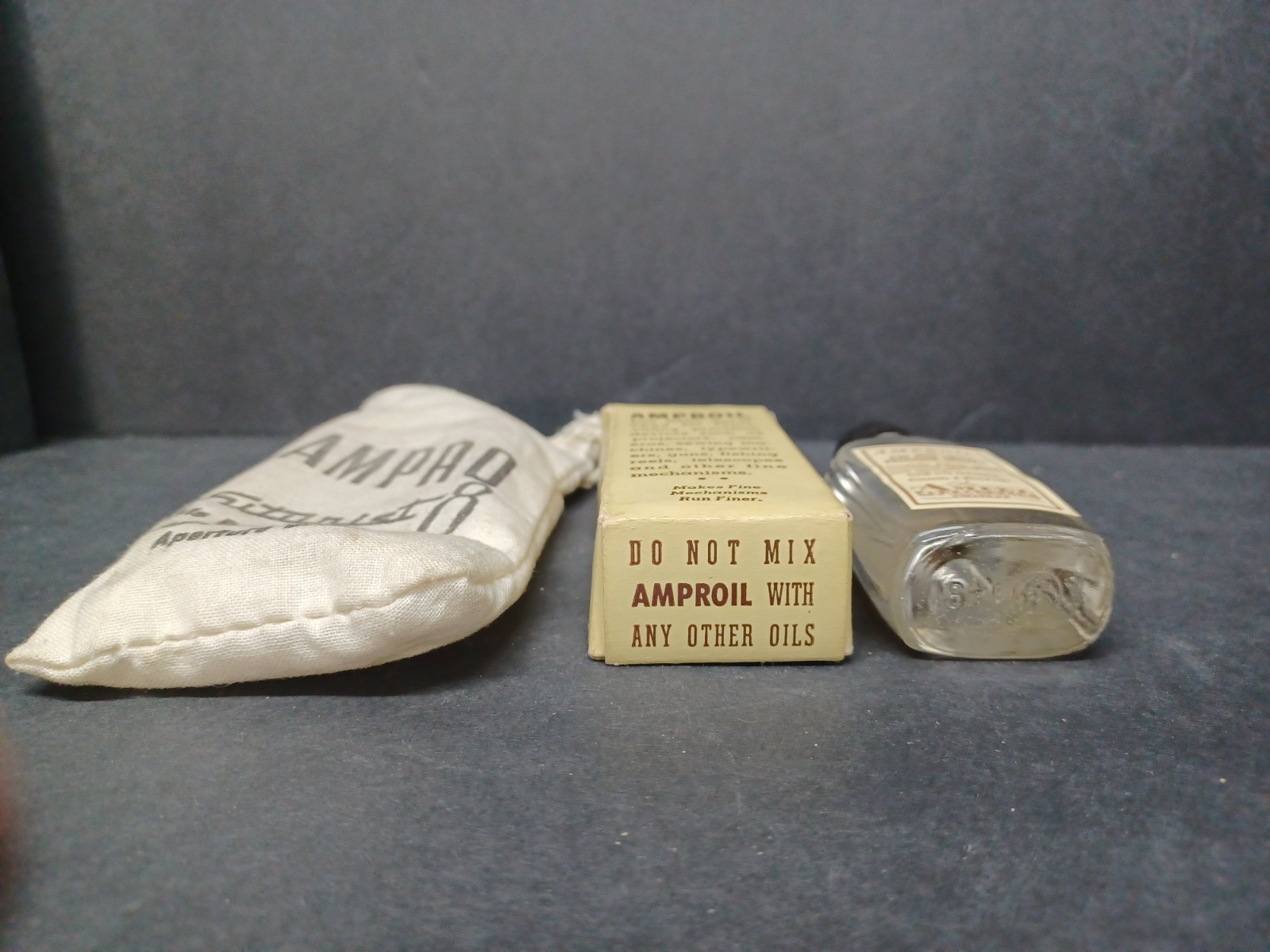 Vtg 1950s Ampro Futurist 8 Fine Mechanism Projector Oil in Original Packaging