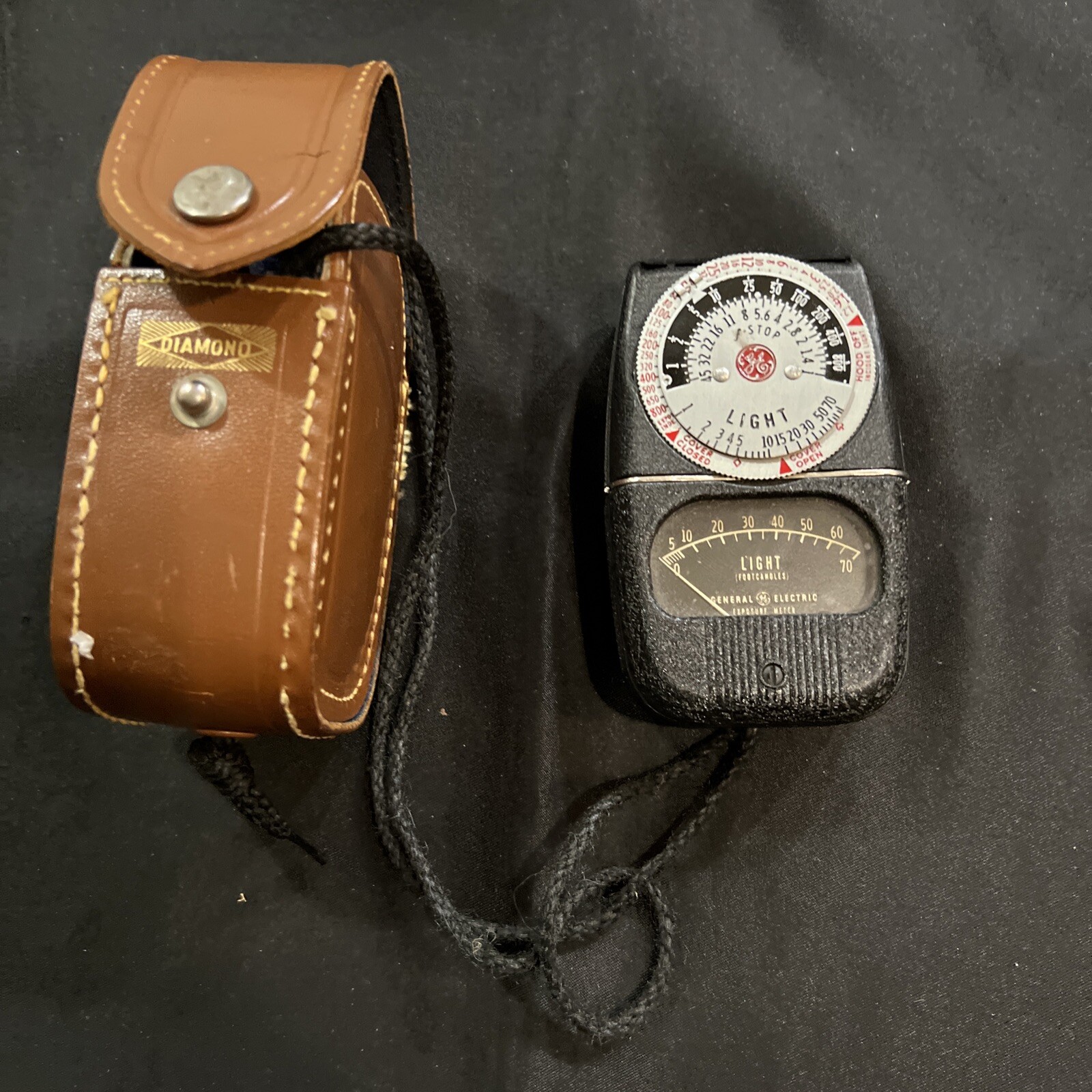 VINTAGE GENERAL ELECTRIC DW-68 CAMERA EXPOSURE LIGHT METER WITH CASE as pictures