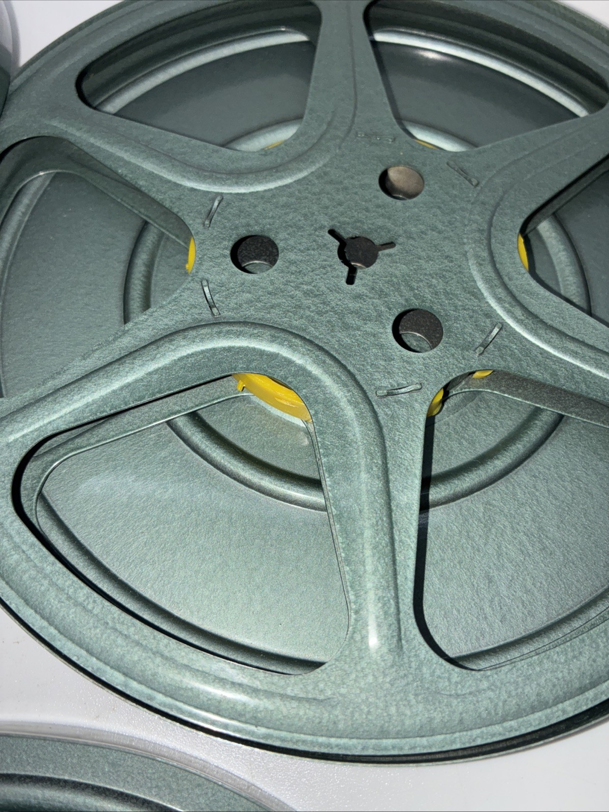 Vtg Lot Of 2 Metal Canisters & 1 Reel 7″ Super 8 8mm Green