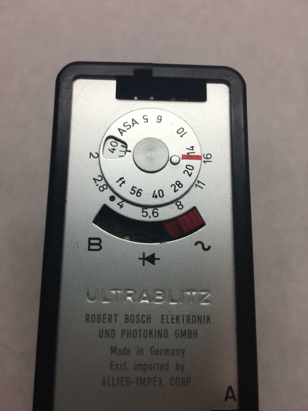 VINTAGE Bauer BRAND E 200 Autoblitz FLASH No CORDS Made in GERMANY Silver BLACK