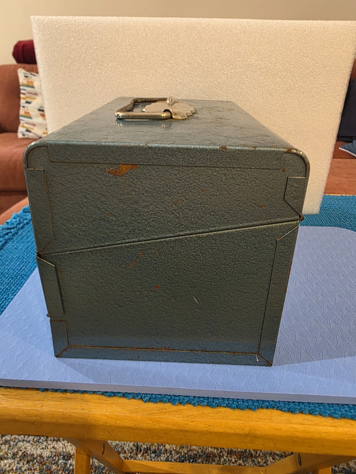 Vintage Metal Movie Reels CARRYING CASE WITH (12) 5” 8mm Film Reel Canisters