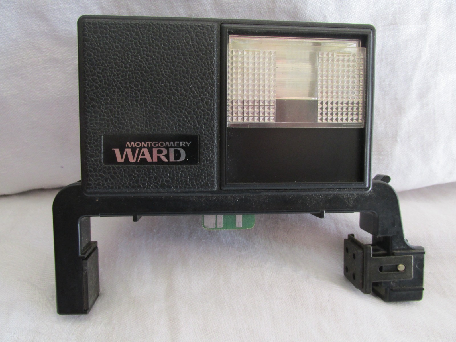 Vin Montgomery Ward all Polaroid 1 Step & Pronto Mountable Cameras Flash in box