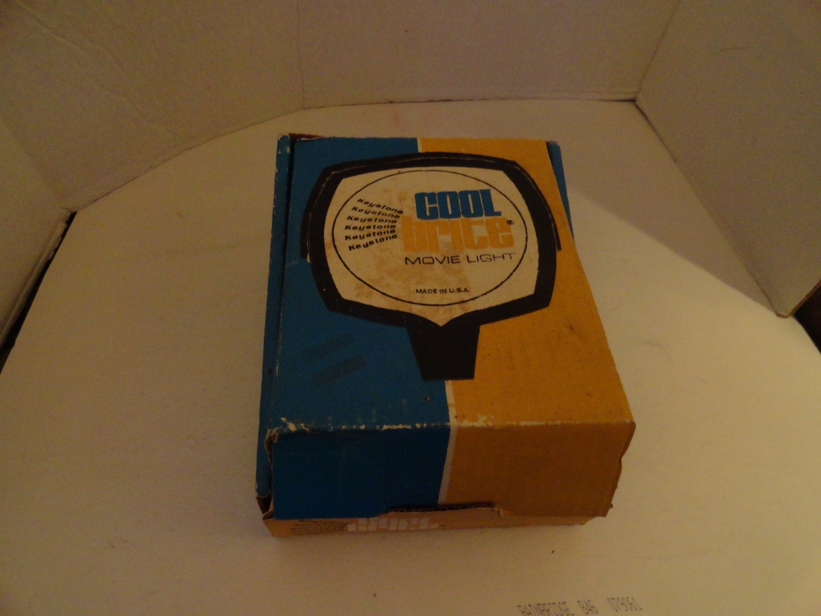 VINTAGE – KEYSTONE COOL BRITE MOVIE LIGHT – FOR SUPER 8 CAMERAS – IN BOX WORKING