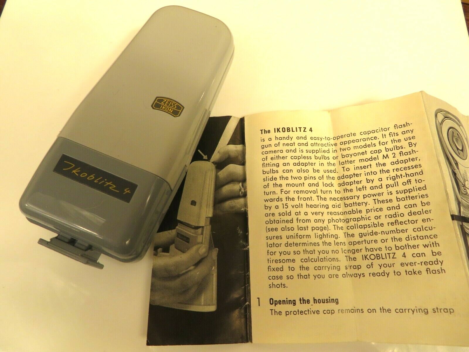 Vintage Cordless ZEISS IKON IKOBLITZ 4 Germany Capacitor Camera Flashgun Photo