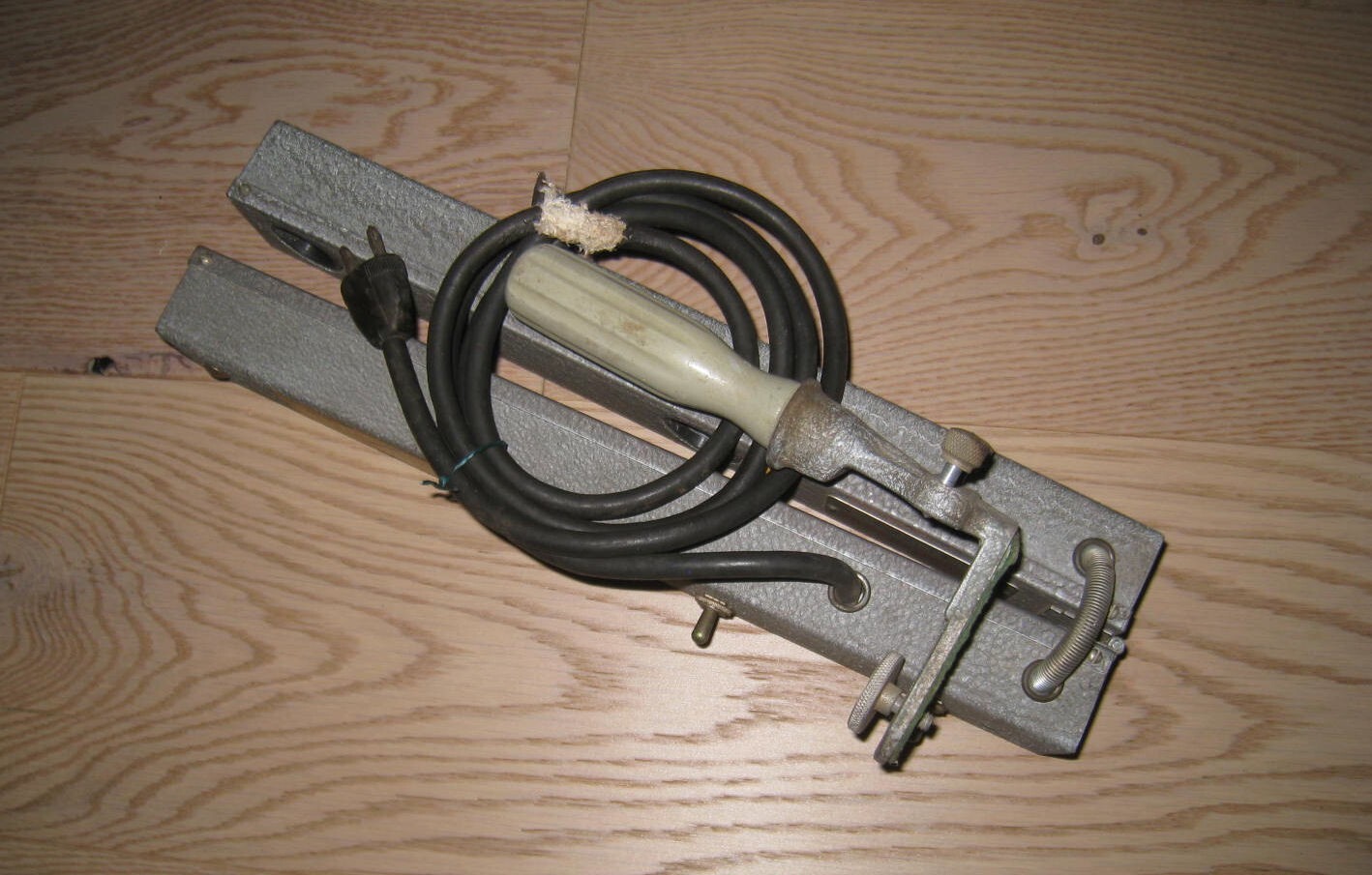 Arrow COMPACT-O-LITE Movie Photography Four Light Bar, Camera Mount, Handle Grip