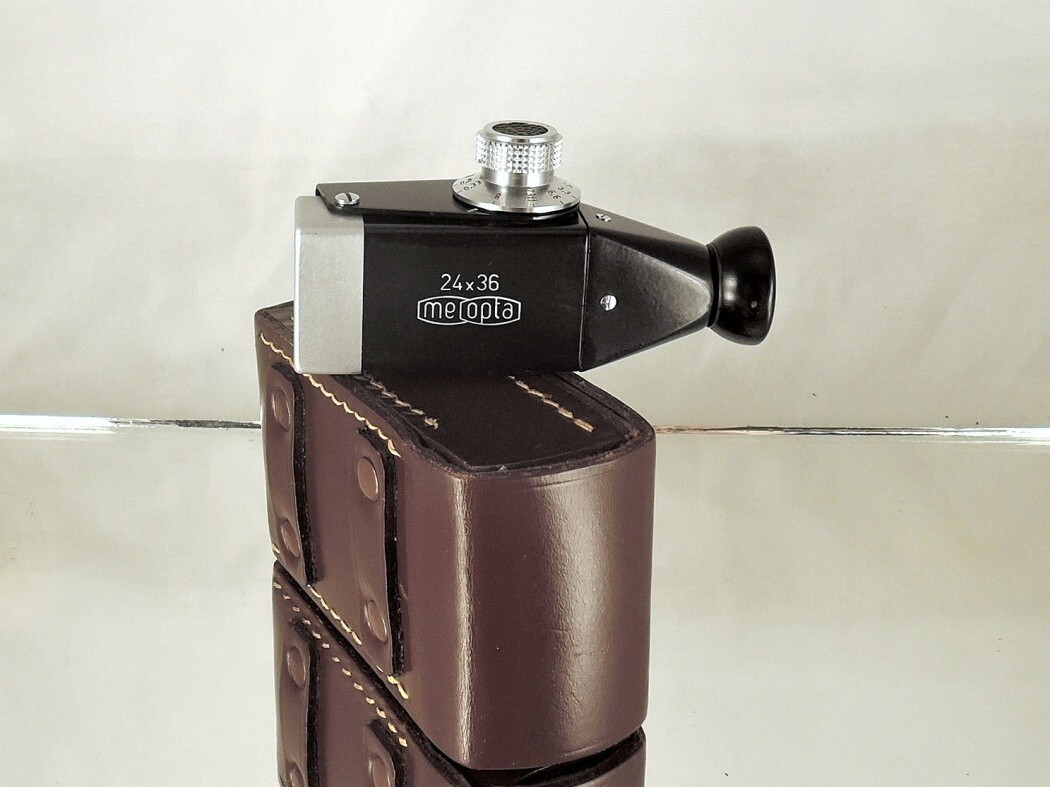 Viewfinder Flexaret Meopta s black 24×36 CLA older design with screws VERY RARE