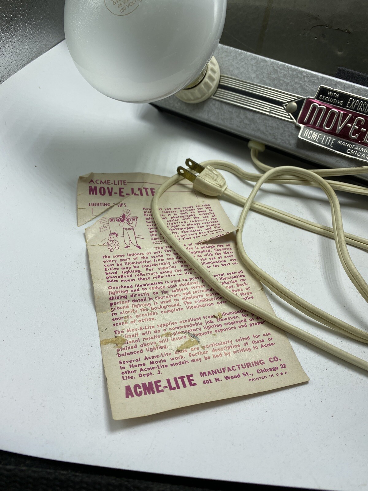 Acme-Lite Move-E-Lite Vintage Tested Works Vintage Light W/ Metal Carrying Case