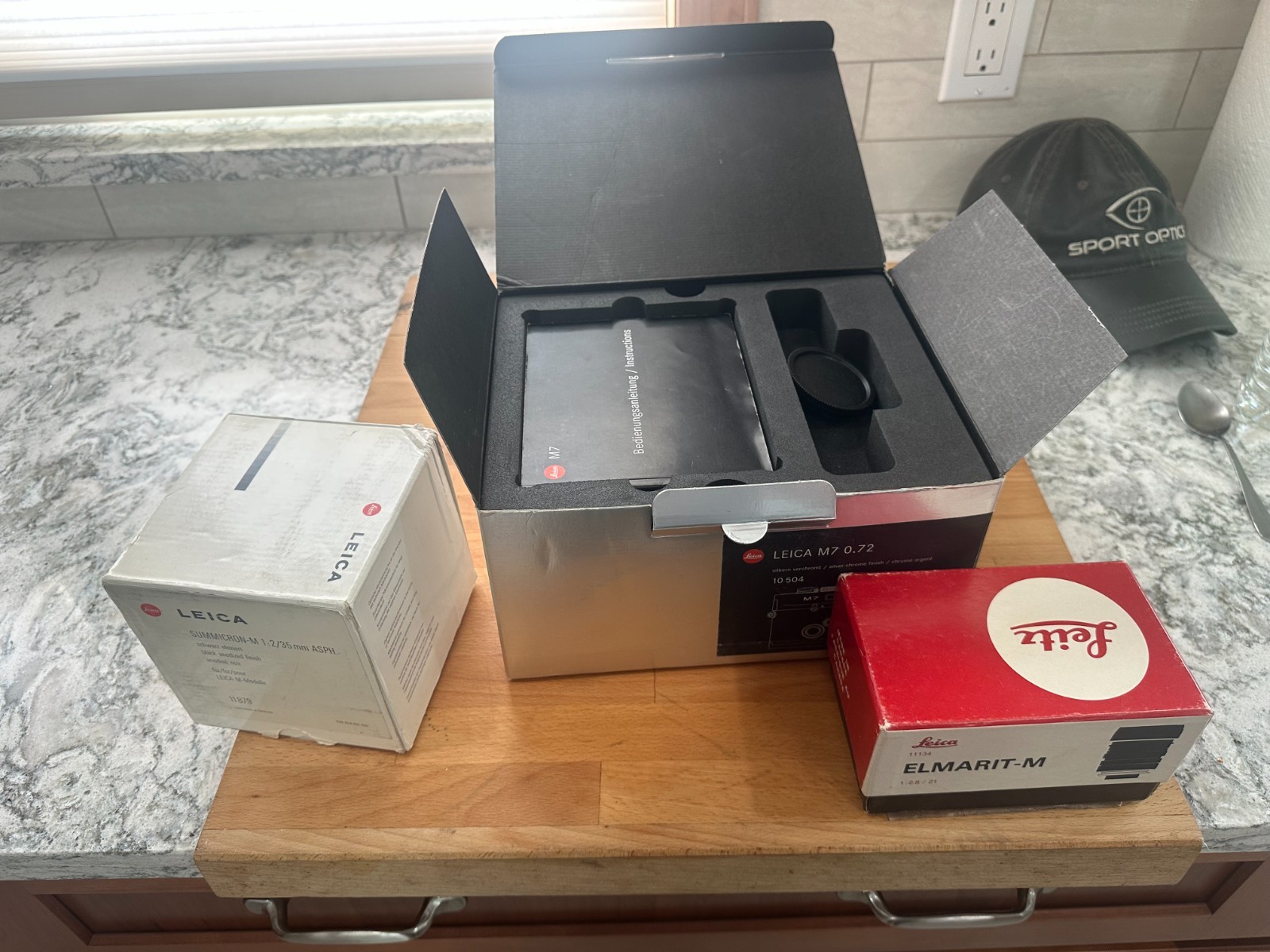 Original Leica boxes: Two lense boxes,One camera body box. See details in photos