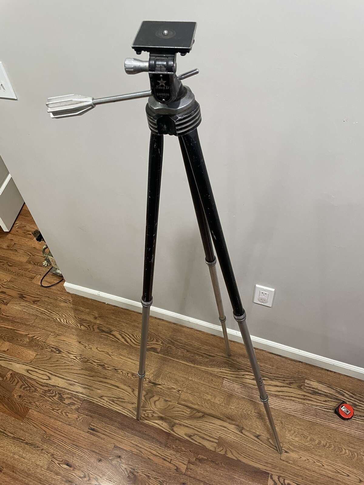 Vintage Davidson Star D Aluminum Tripod Black Telescoping NL
