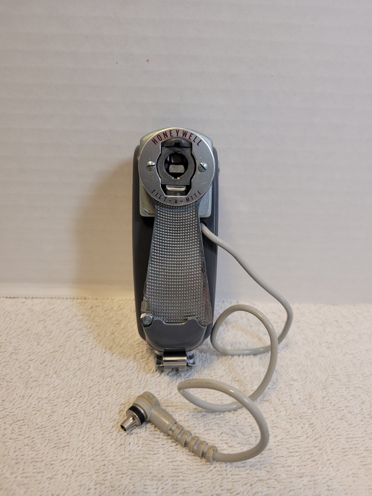 VTG Honeywell Tilt-A-Mite Camera Collapsible Fan Style Flash Unit Japan UNTESTED