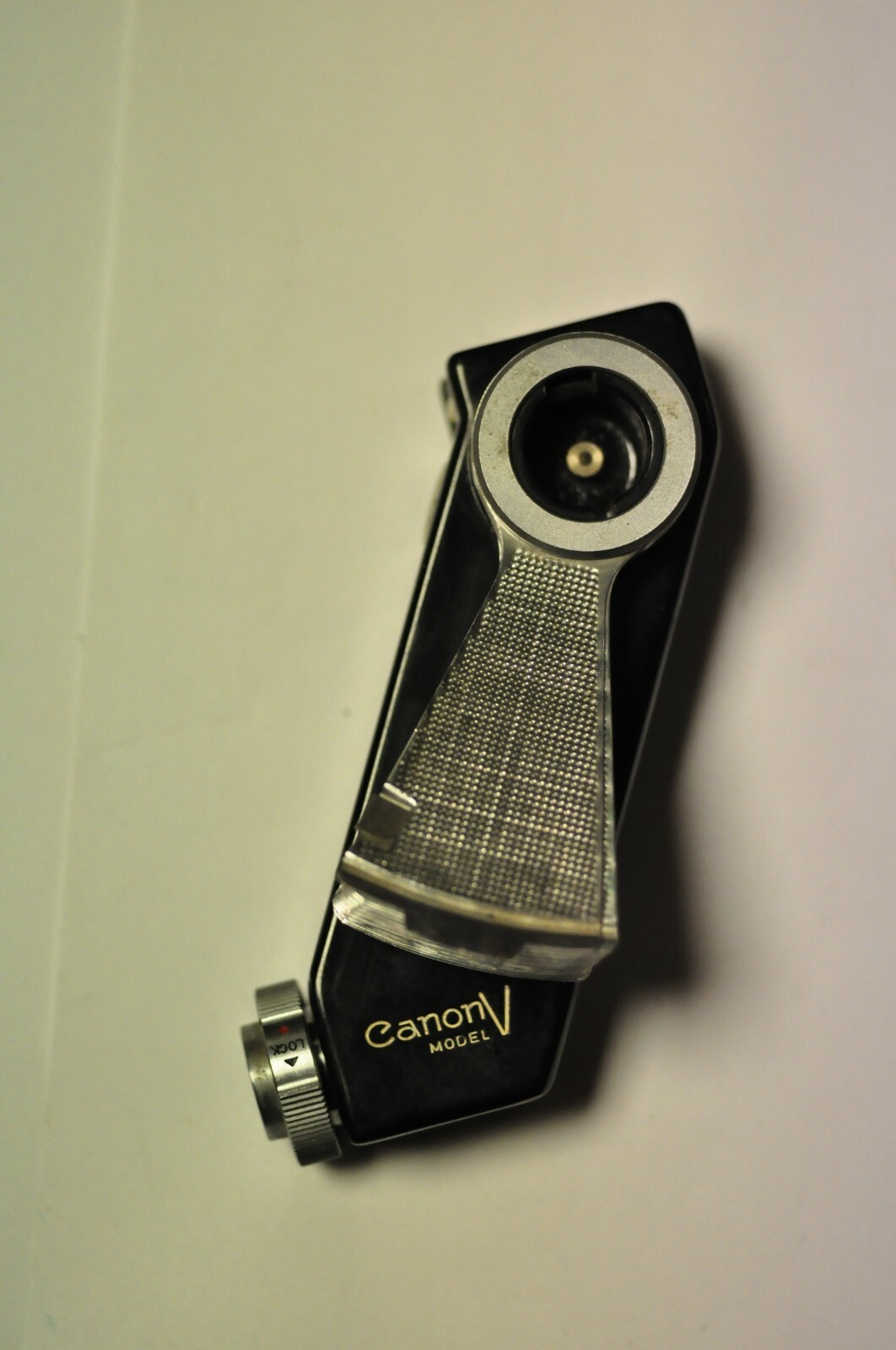 Canon V bulb flash unit with case. Clean but NOT tested.