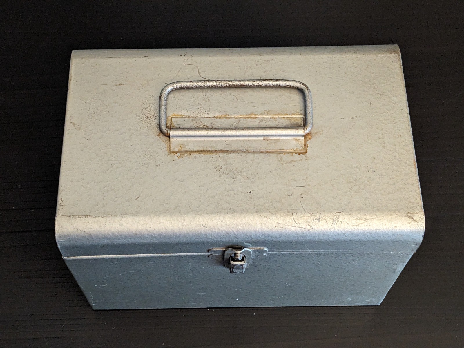 Vintage Metal 8mm 5″ Film Reel Canister Carrying Case