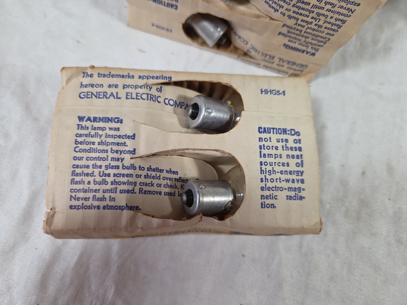 Lot of 12 – Vtg GE Flashbulbs #5 / PHH5 New Old Stock