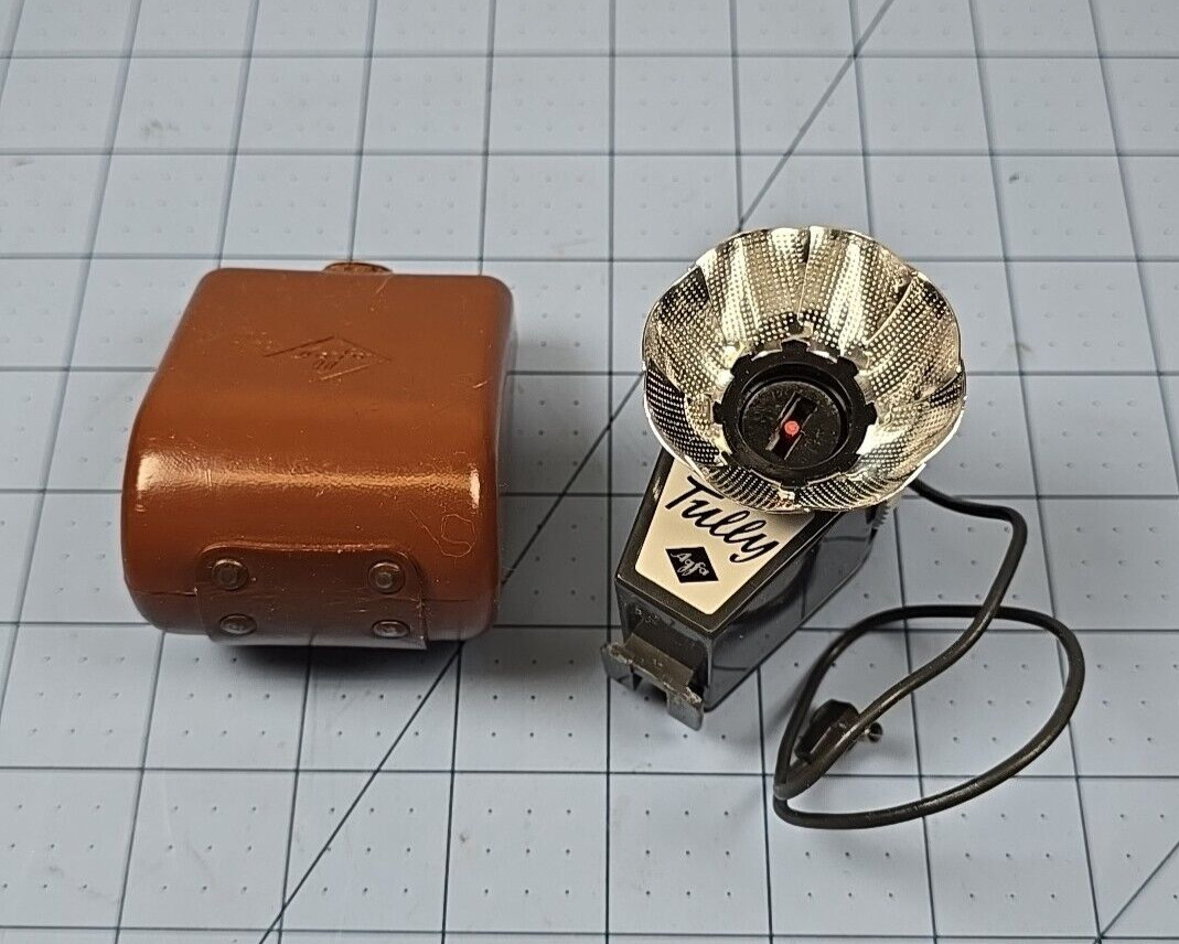 Vintage Agfa Tully Camera Flash w/Case