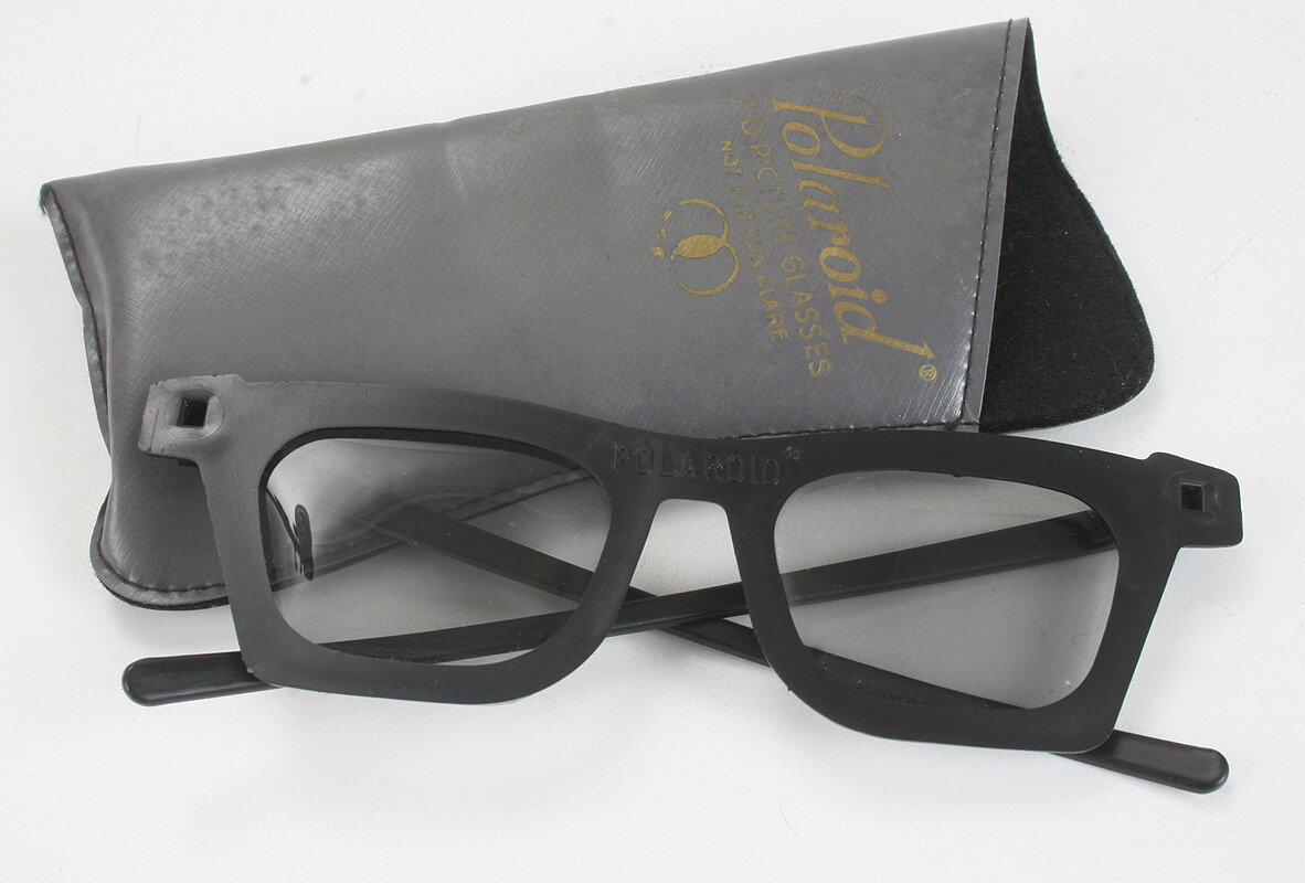 POLAROID MODEL 729 3-D GLASSES, ONE PAIR, WITH CASE/176951