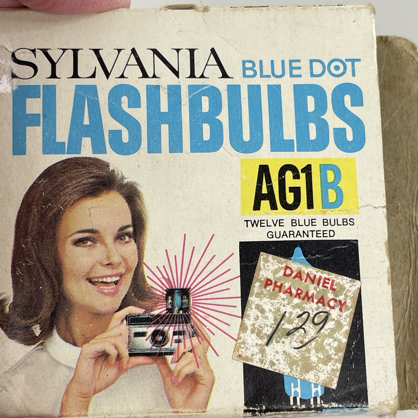 9 Sylvania Blue Dot Flash Bulbs AG1B In Original Box Vintage