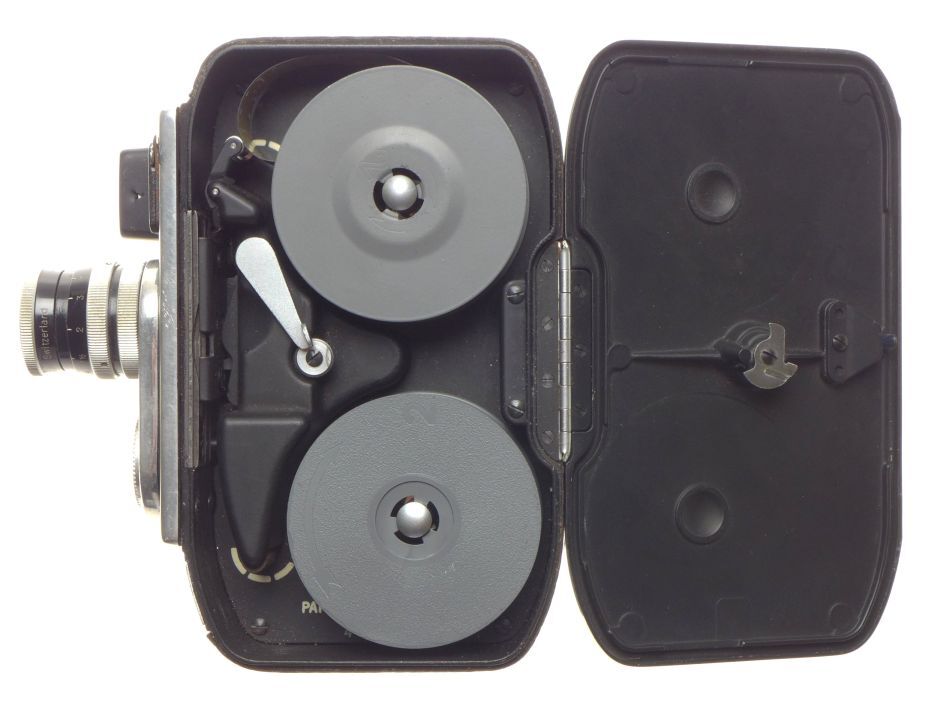 Paillard bolex b8 film cine camera Yvar 1:2.5 f=12.5mm ar lens accessories box