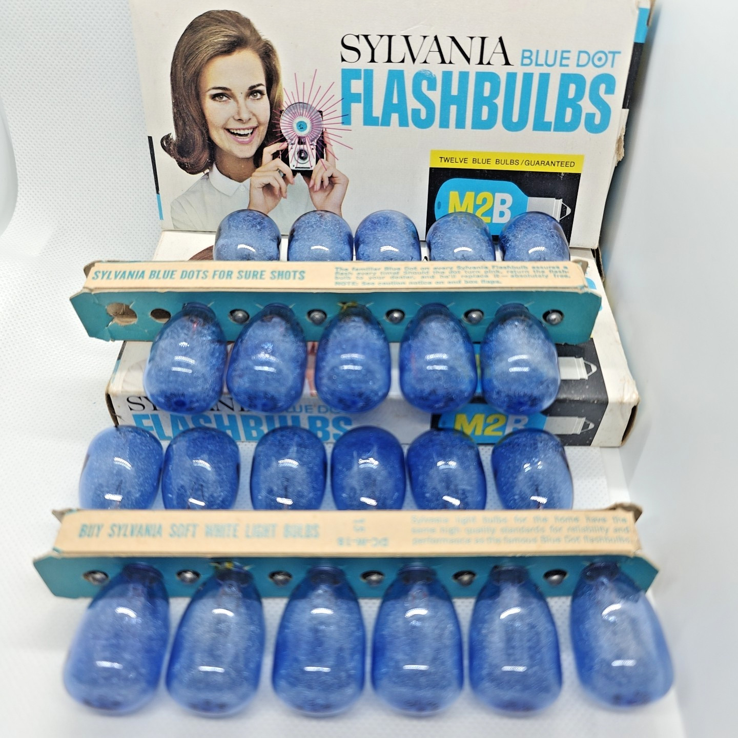 Vintage Sylvania Blue Dot Flashbulbs M2B Unused Open Box