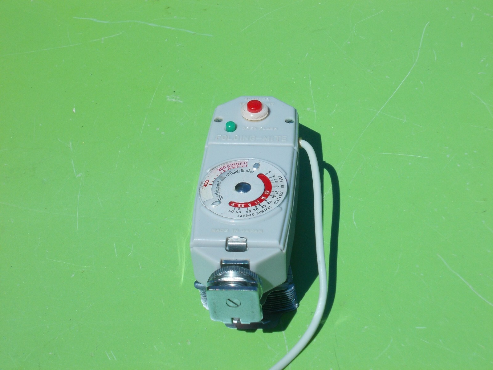 FOLDING-MITE UNIVERSAL CAMERA FLASH VINTAGE MADE IN JAPAN WITH CASE