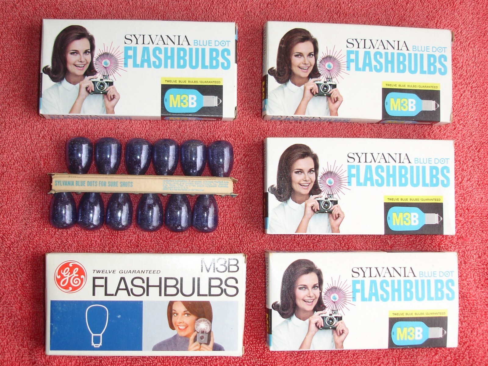 GE And Sylvania M3B Flashbulbs Lot of 72 Bulbs