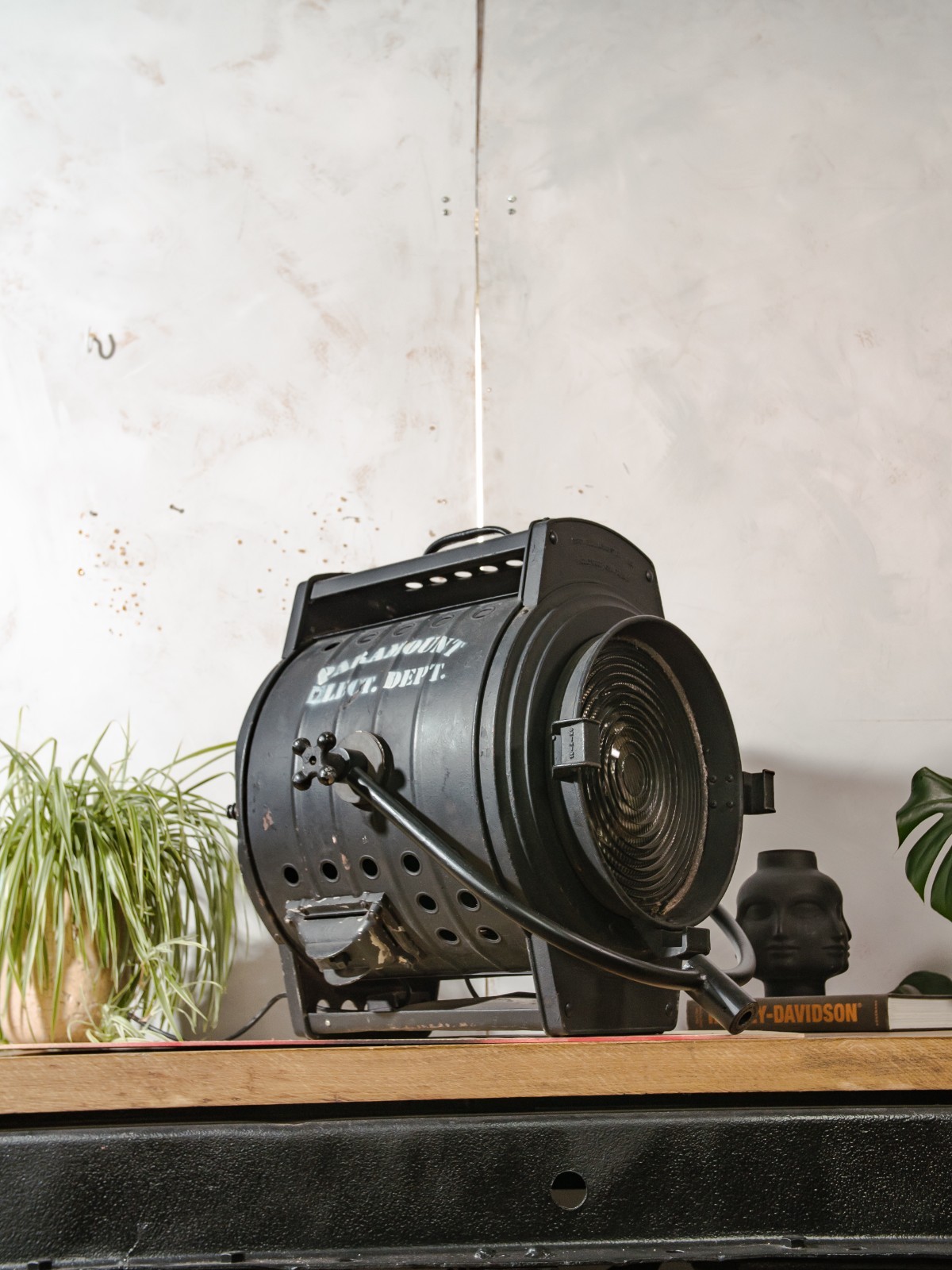 10K Hollywood Film Spotlight Bardwell & McAlister, Paramount Pictures repurposed