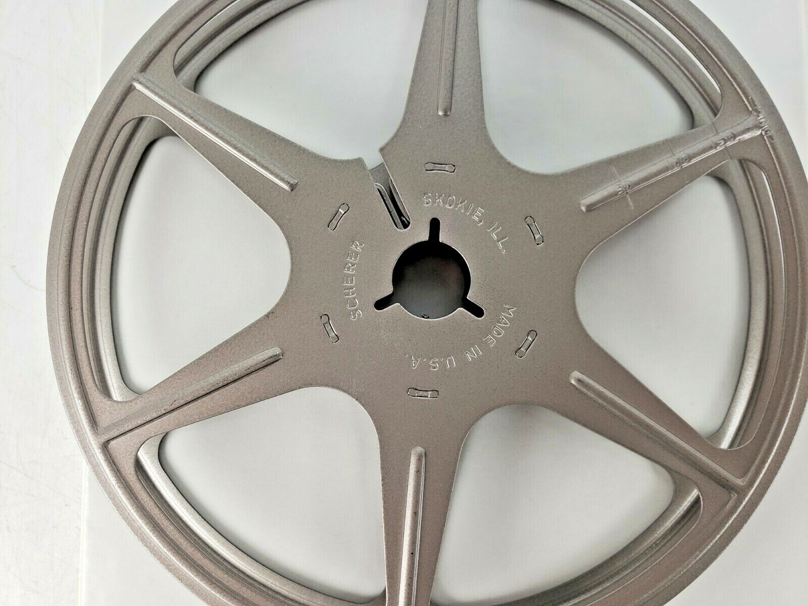Lot of 2 Scherer 5″ Super 8 8mm Metal Reels Boxes Adaptors