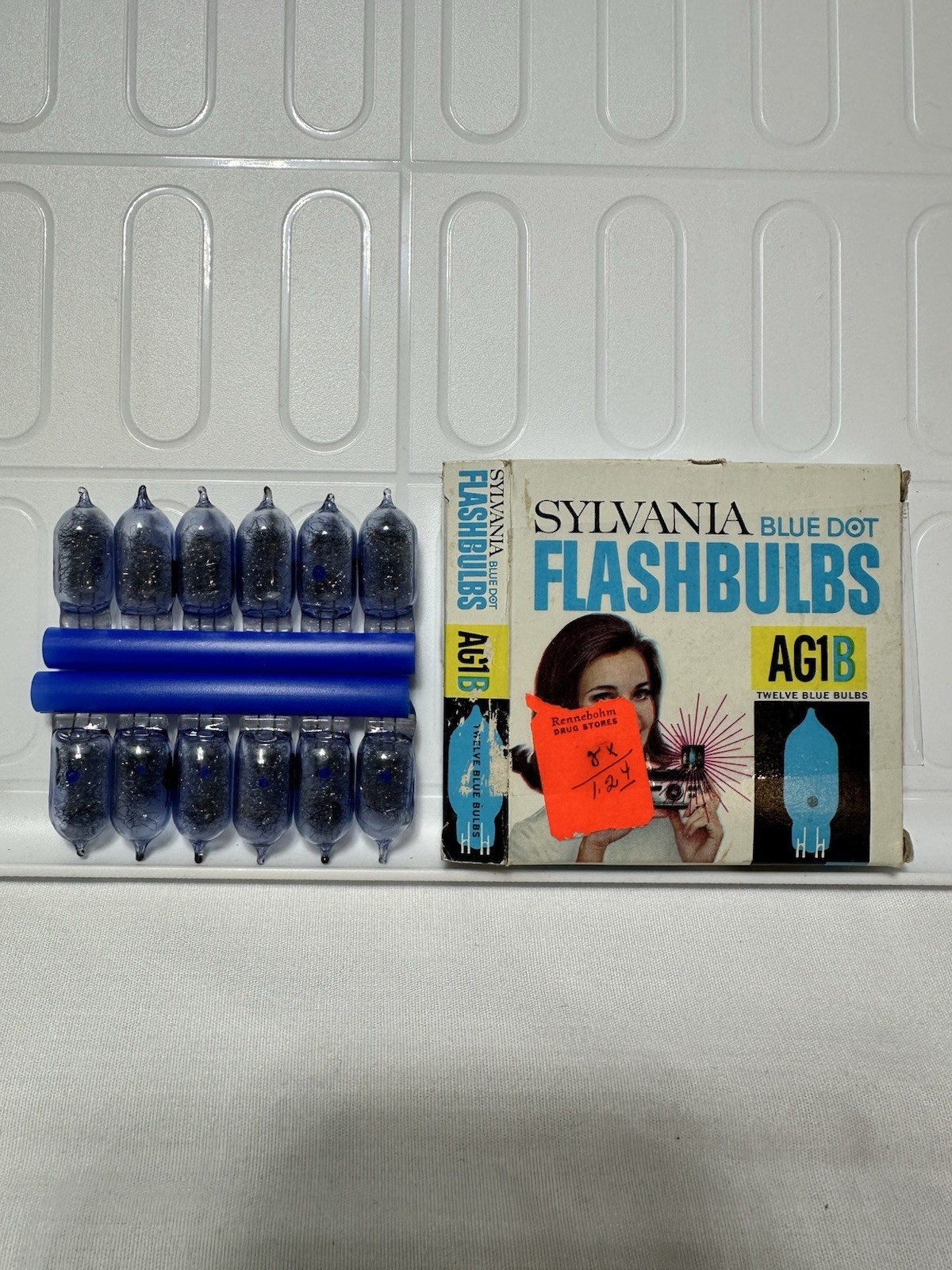 1 Box of 12 AG1B SYLVANIA BLUE DOT FLASHBULBS New Old Stock