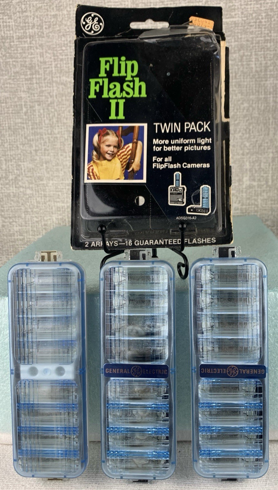 GE Flip Flash II Twin Pack Open Pkg. 17 shots VTG