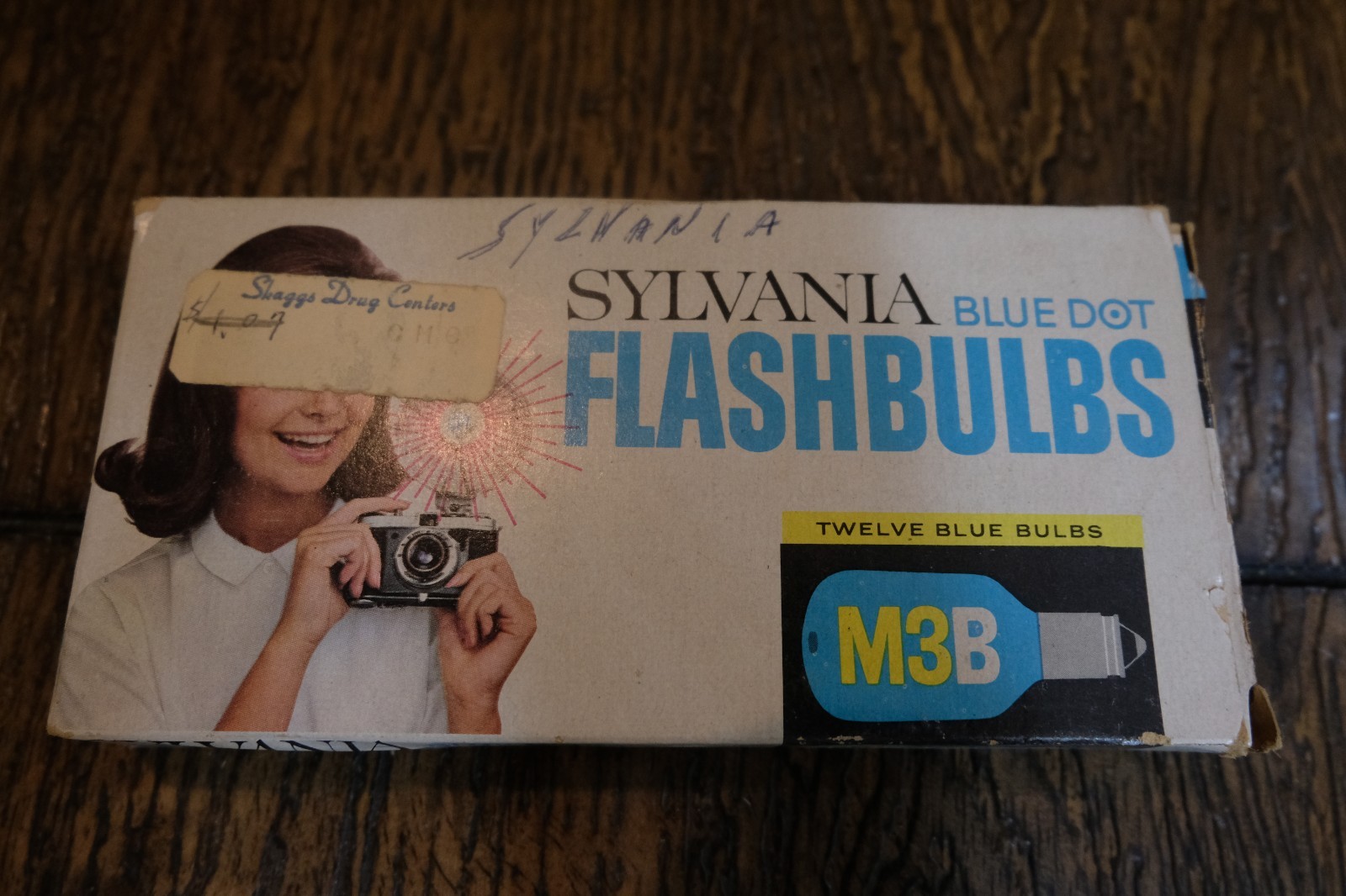 12-pack Vintage Sylvania Blue Dot Flashbulbs M3B with Original Packaging #59