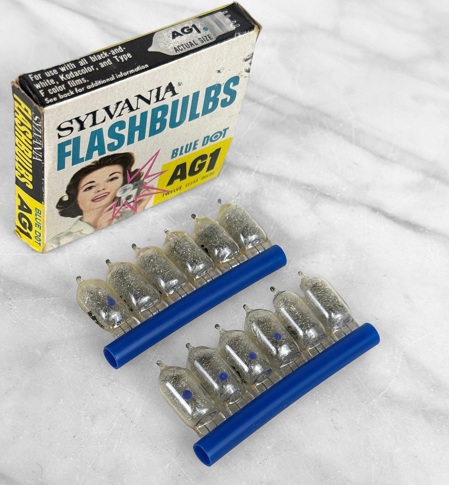 Vintage Sylvania Blue Dot Photography Flashbulbs AG1 – Box of 12
